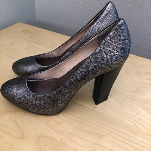 Calvin Klein Elita Pointed Toe Platform Pump - Picture 6 of 12